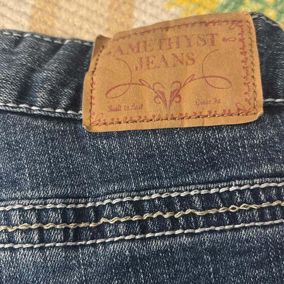 Amethyst Jean Shorts - Picture 3 of 5